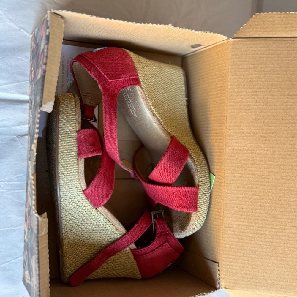 Price Decrease!! TOMS Women’s Wedge High Heel Strap Sandals